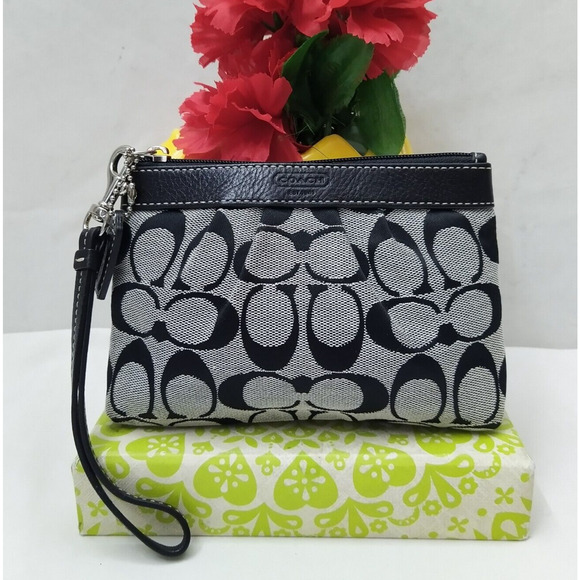 Coach Signature Black Canvas Leather Trim Zipper Wristlet Wallet - Picture 1 of 13